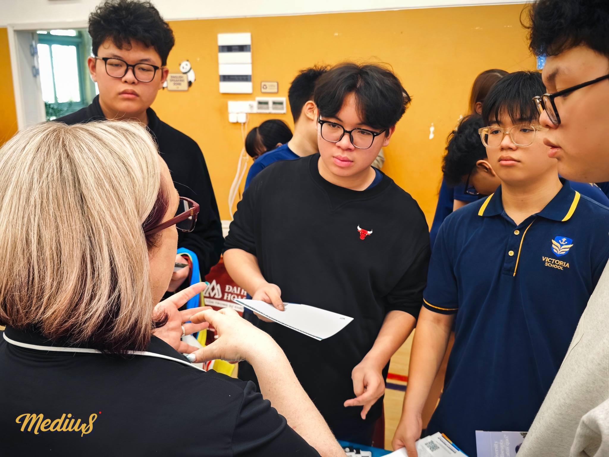 Uni fair Medius0737289_1221273646830444Uni fair Medius_4324028494588195162_n